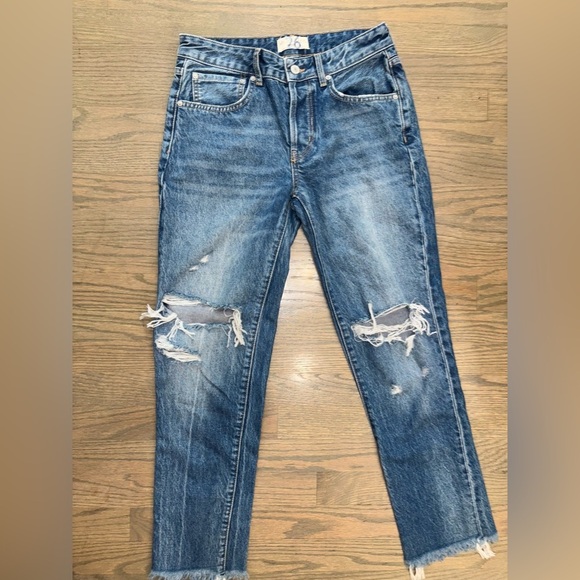 Free People We The Free Distressed Medium Wash Denim Jeans Womens size 26 - Picture 4 of 6